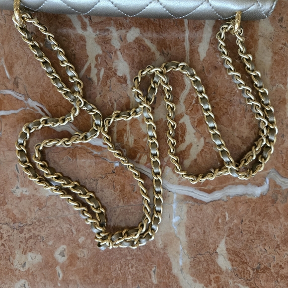 Chanel wallet on a chain gold champaign color. 7,5 x4,8 inches - Picture 16 of 16